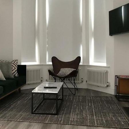 Stylish Home In Streatham. London Exteriör bild